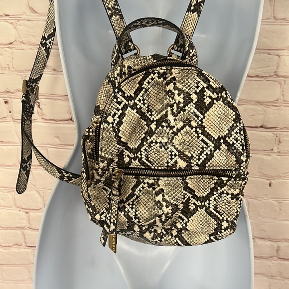 Steve Madden serpentine print small backpack - Picture 2 of 9